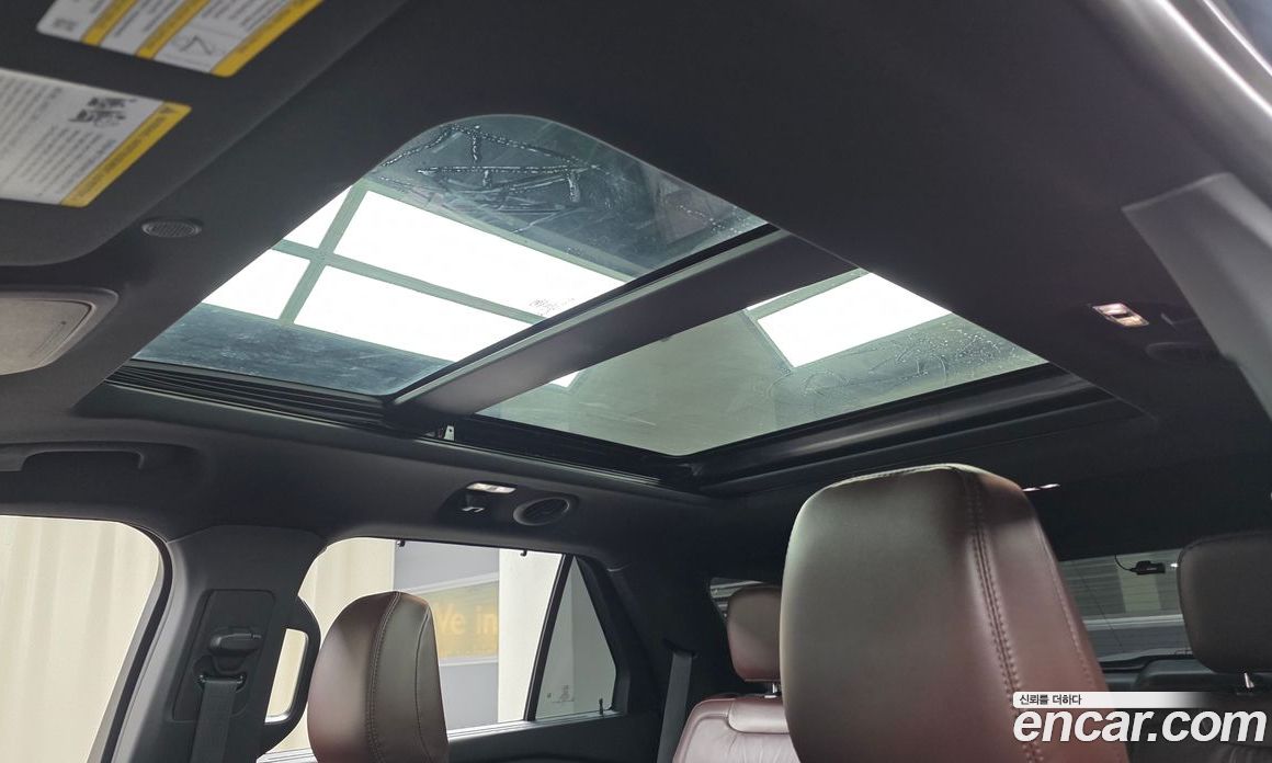 Ford Explorer 6th Gen фото 19