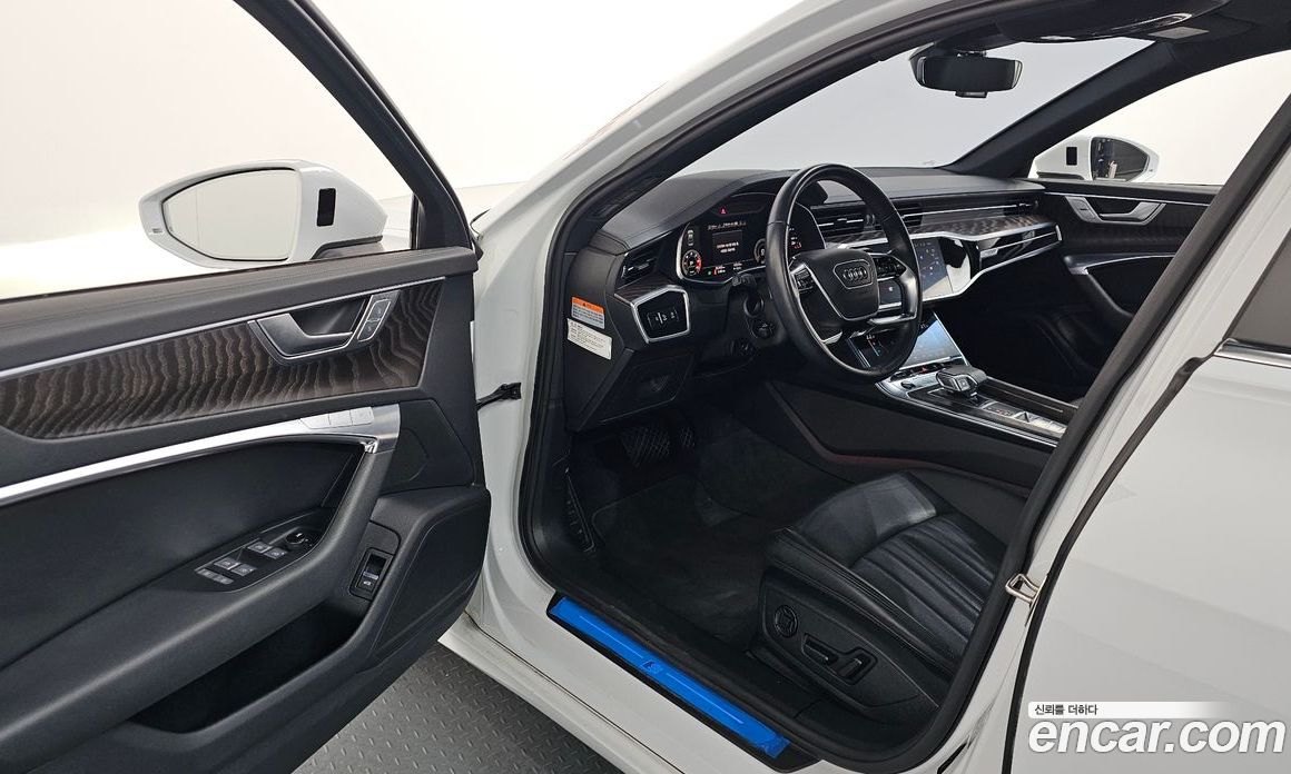 Audi A6 (C8) фото 10