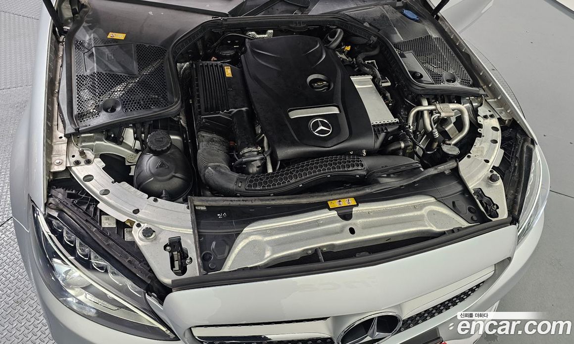 Mercedes-Benz C-Class W205 фото 6