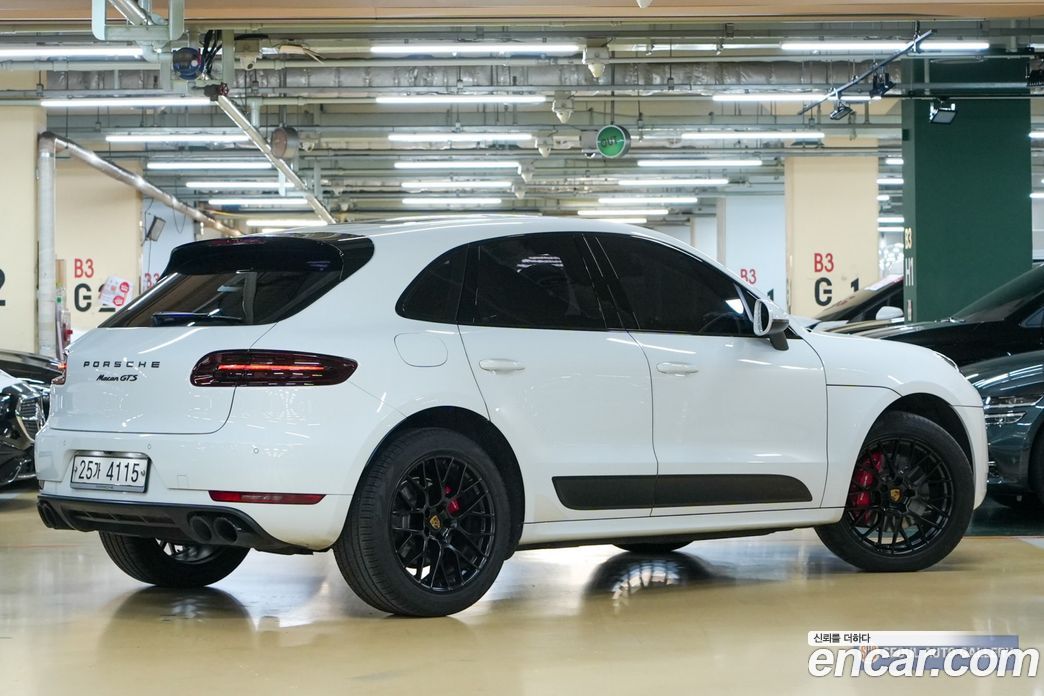Porsche Macan фото 2