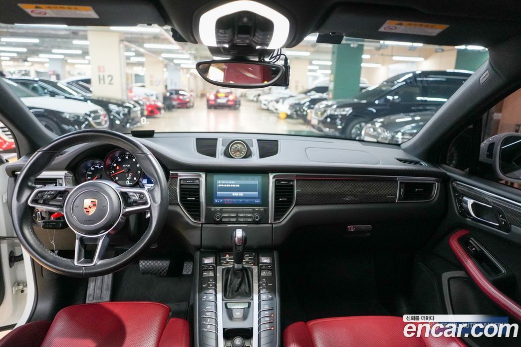Porsche Macan фото 7