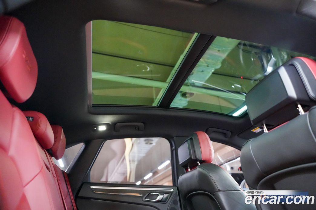 Porsche Macan фото 13