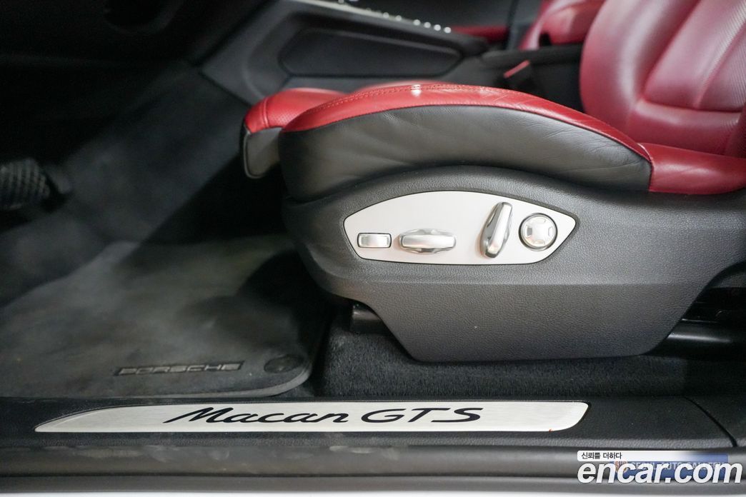 Porsche Macan фото 19