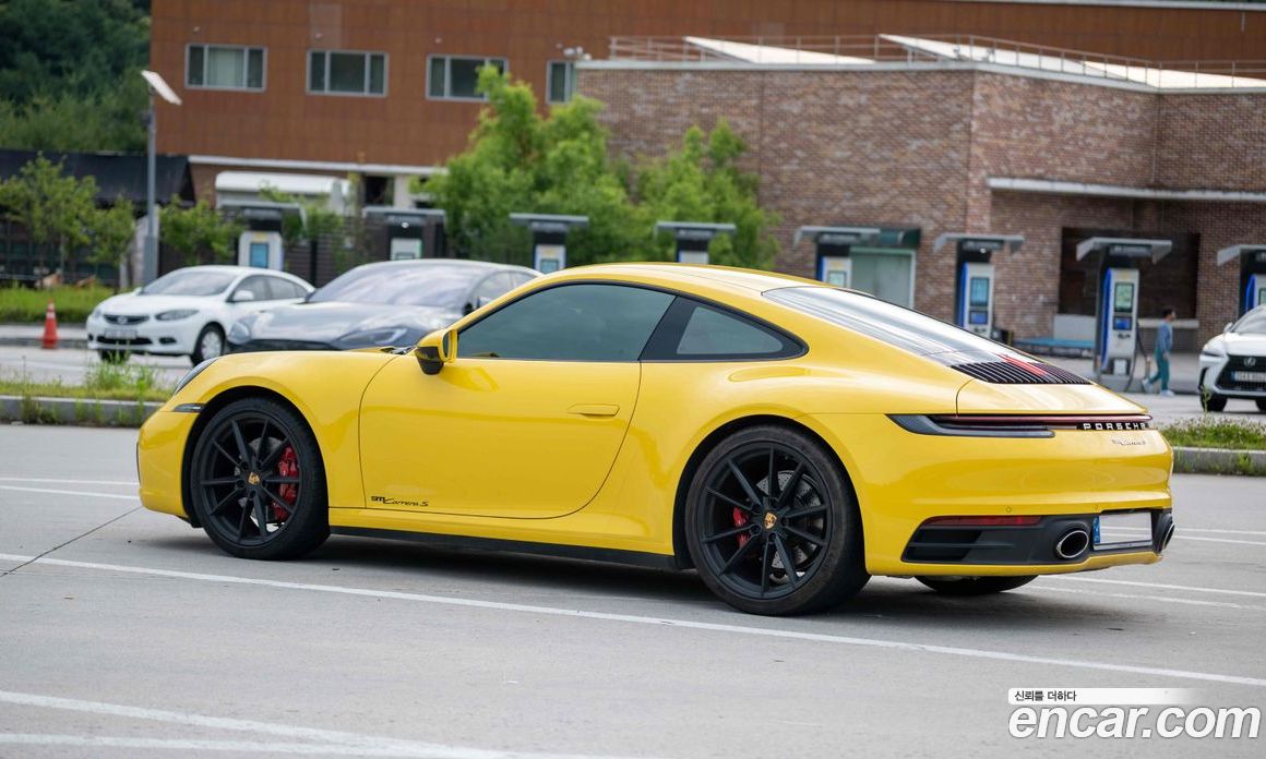 Porsche 911 (992) фото 15