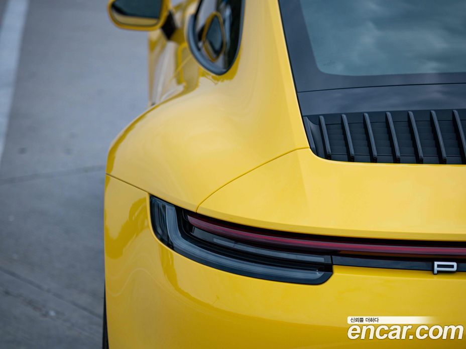 Porsche 911 (992) фото 18