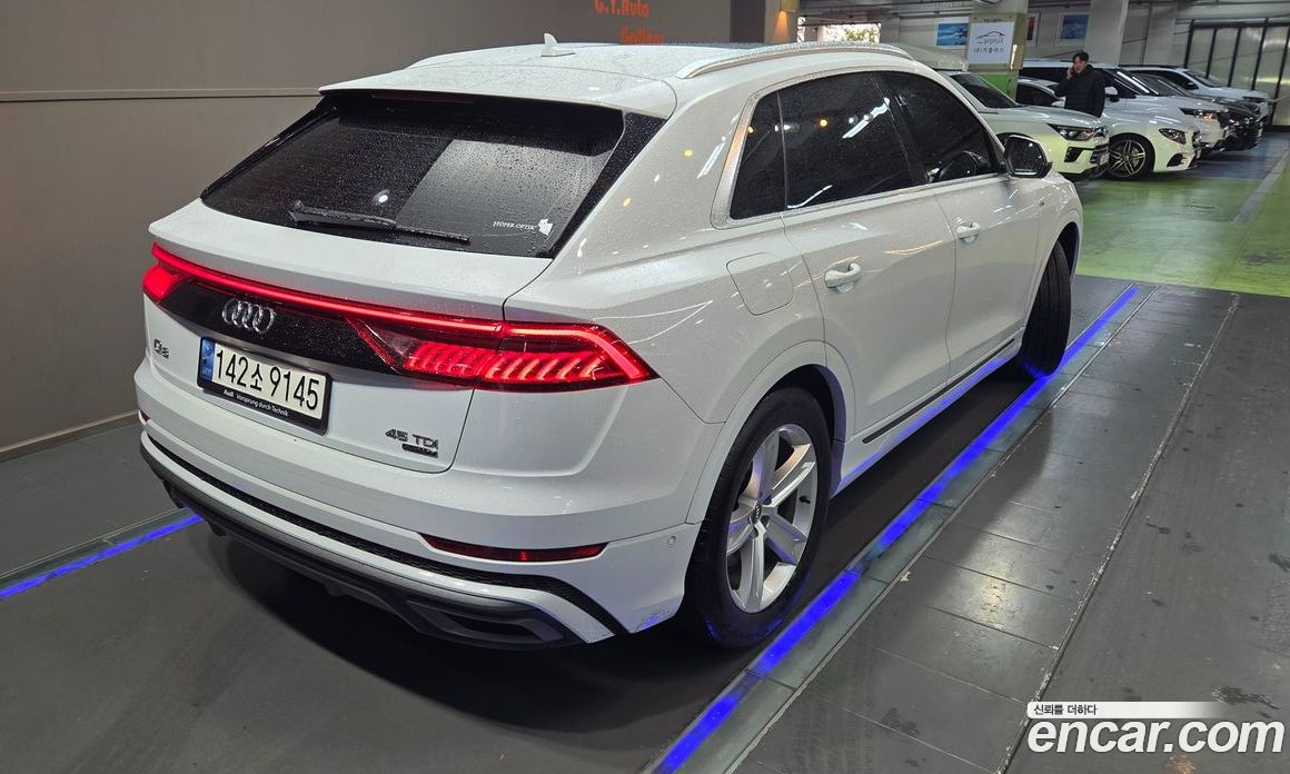 Audi Q8 (4M) фото 6