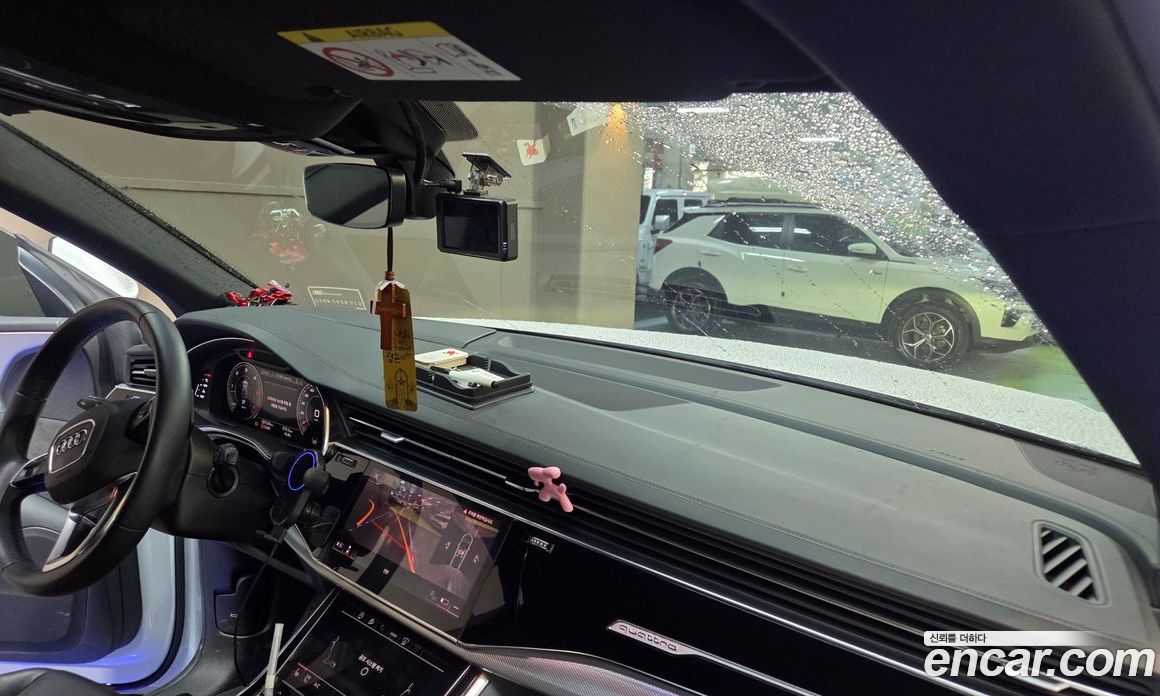 Audi Q8 (4M) фото 12