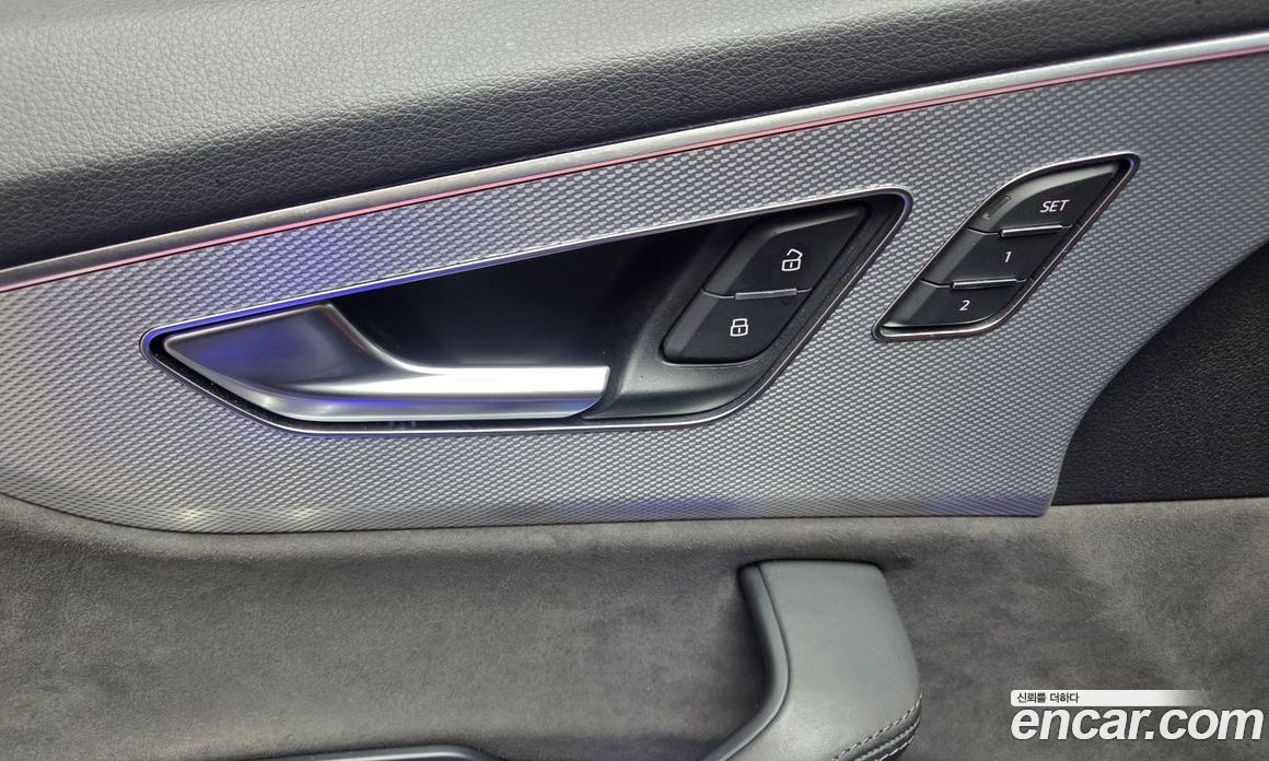 Audi Q8 (4M) фото 15