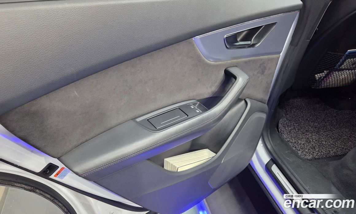 Audi Q8 (4M) фото 16