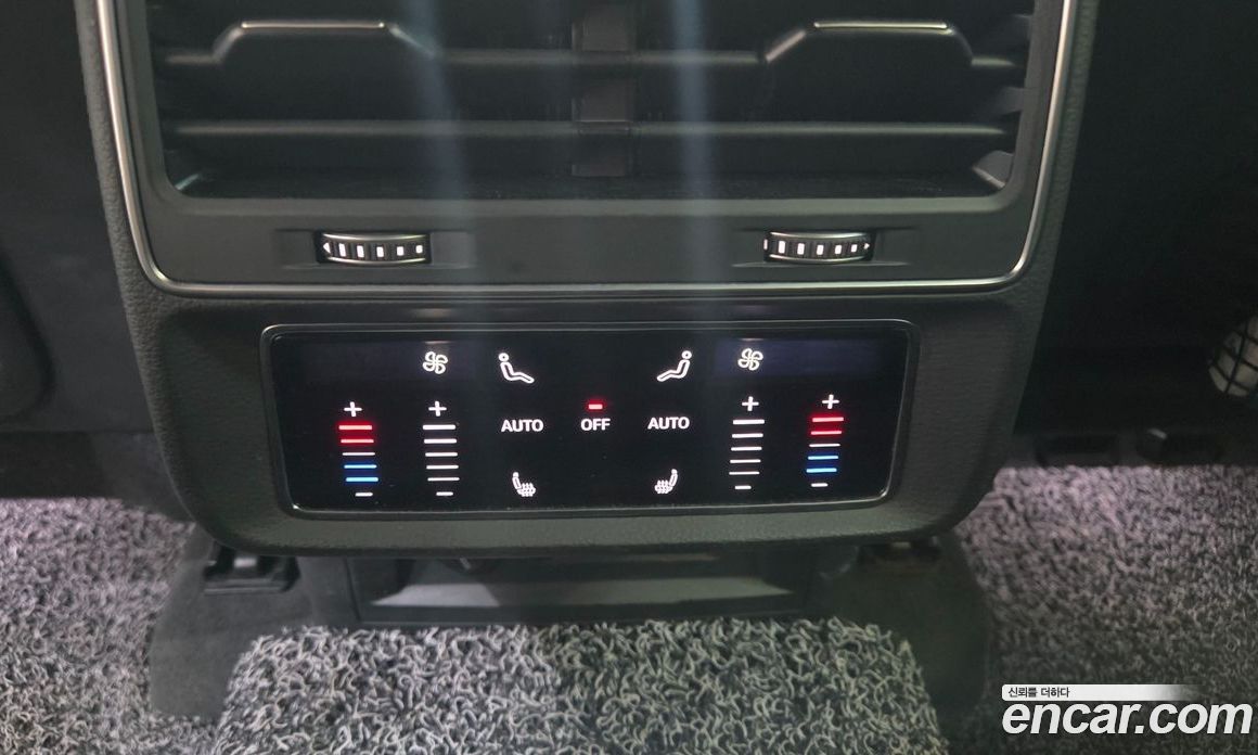 Audi Q8 (4M) фото 17