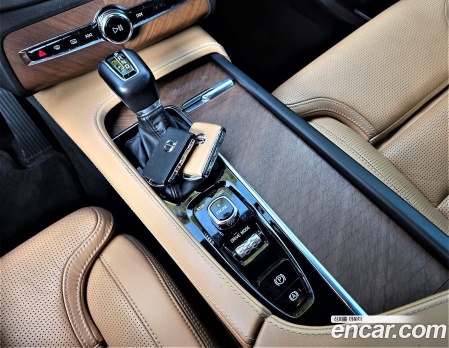 Volvo XC90 2nd Gen фото 9