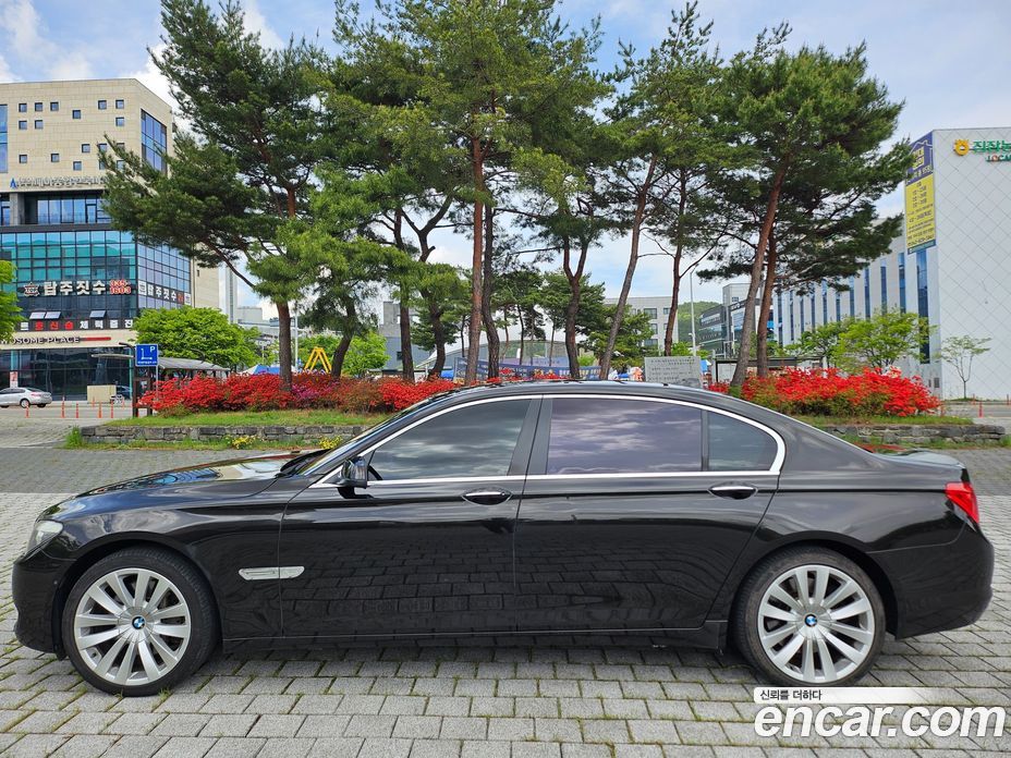 BMW 7-Series (F01) фото 4