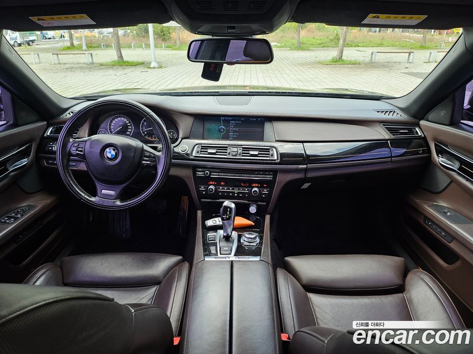 BMW 7-Series (F01) фото 17