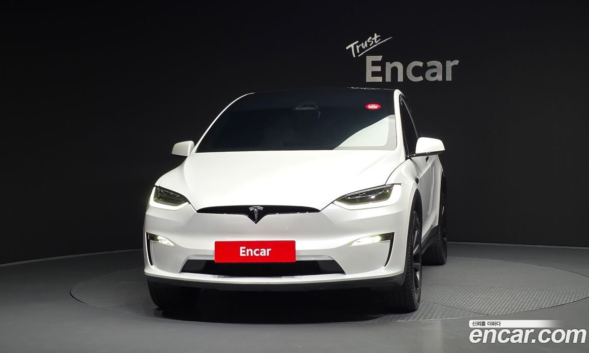 Tesla Model X фото 3
