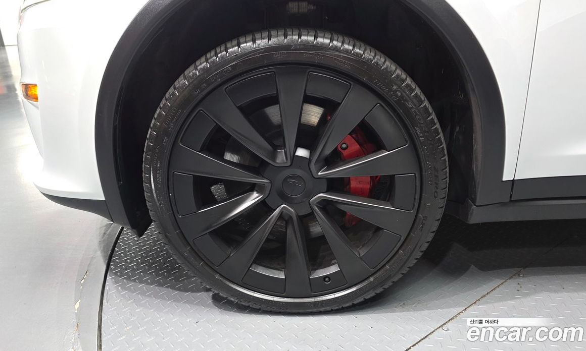 Tesla Model X фото 5