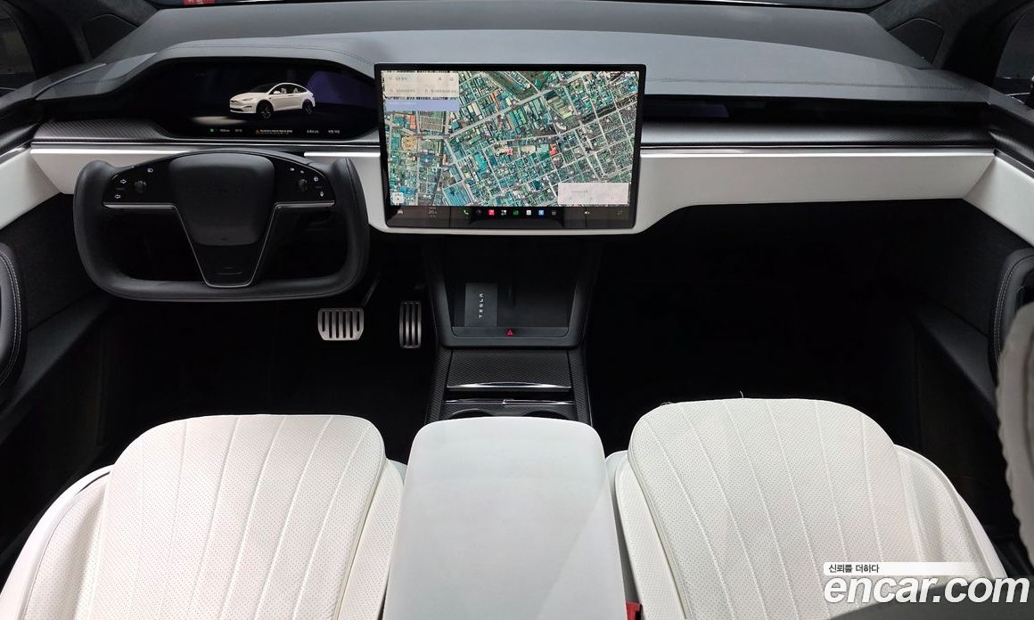 Tesla Model X фото 7