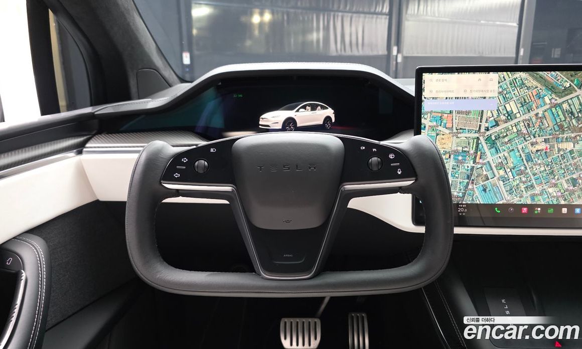 Tesla Model X фото 13