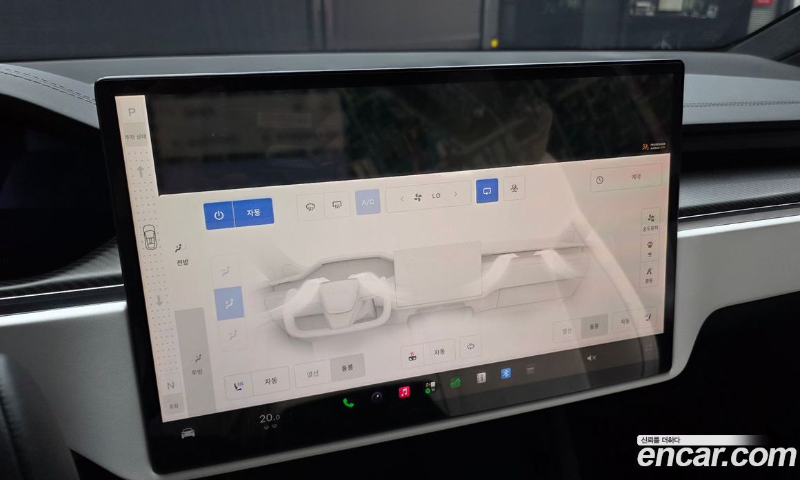 Tesla Model X фото 16