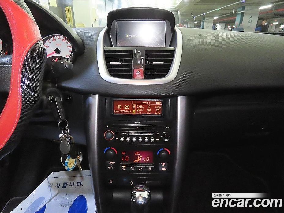 Peugeot 207CC фото 8