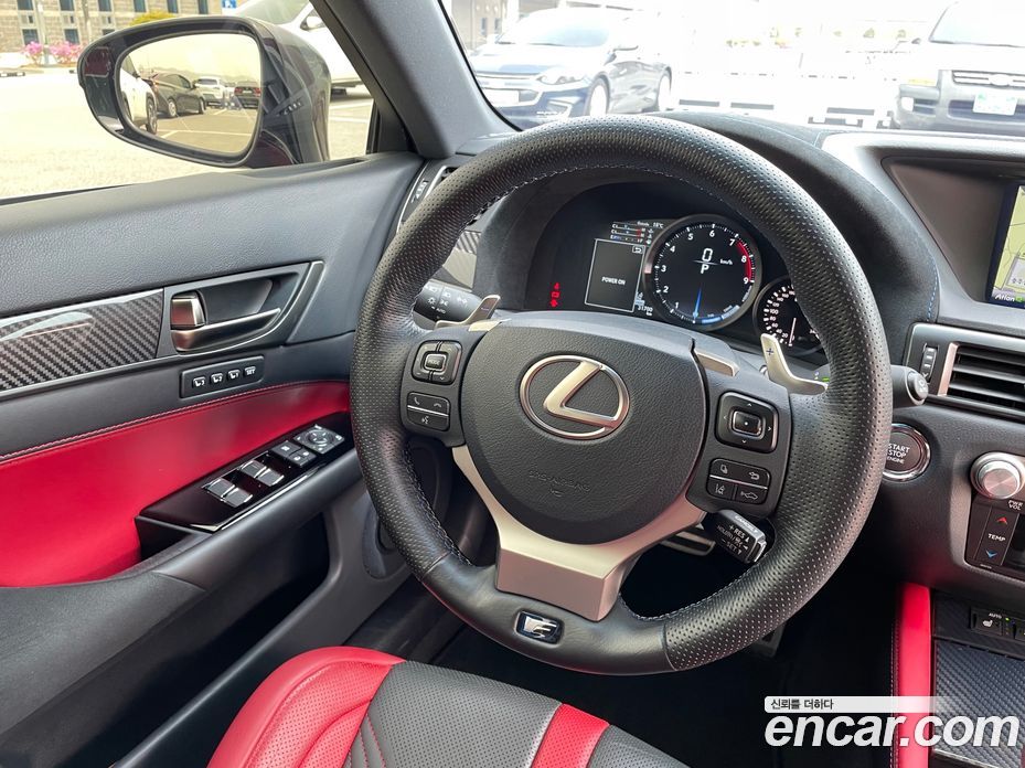 Lexus GS F фото 10