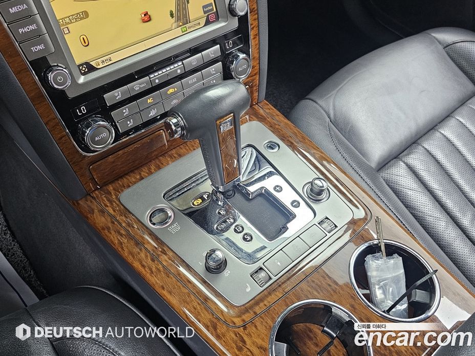 Volkswagen Phaeton фото 9
