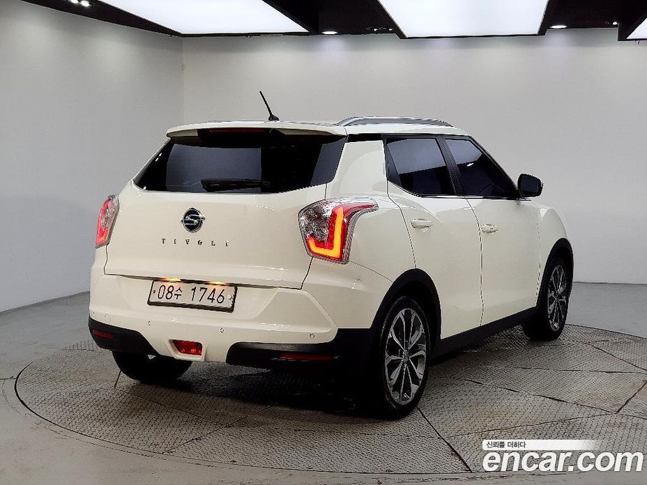 SsangYong (KG Mobility) Tivoli Amo фото 4