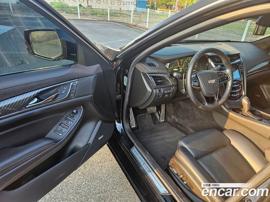 Cadillac CTS 3rd Gen фото 11