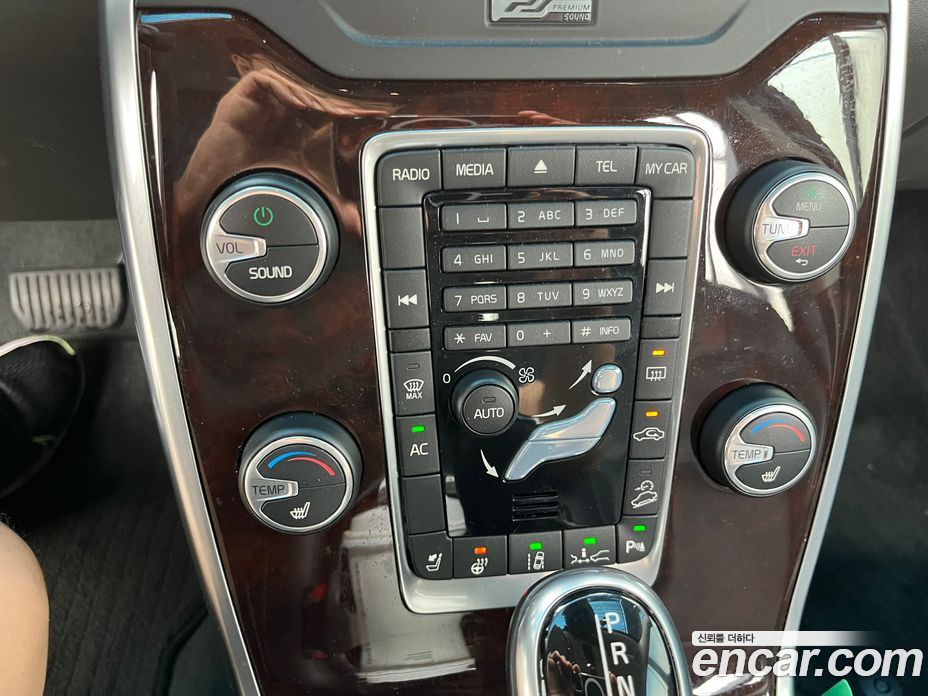 Volvo XC70 фото 6