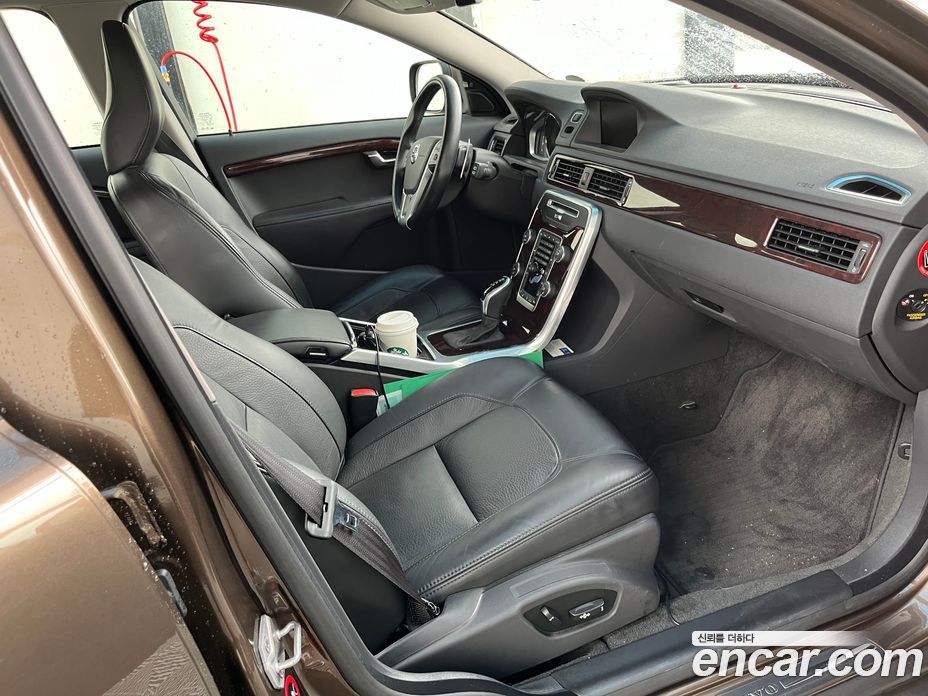 Volvo XC70 фото 7