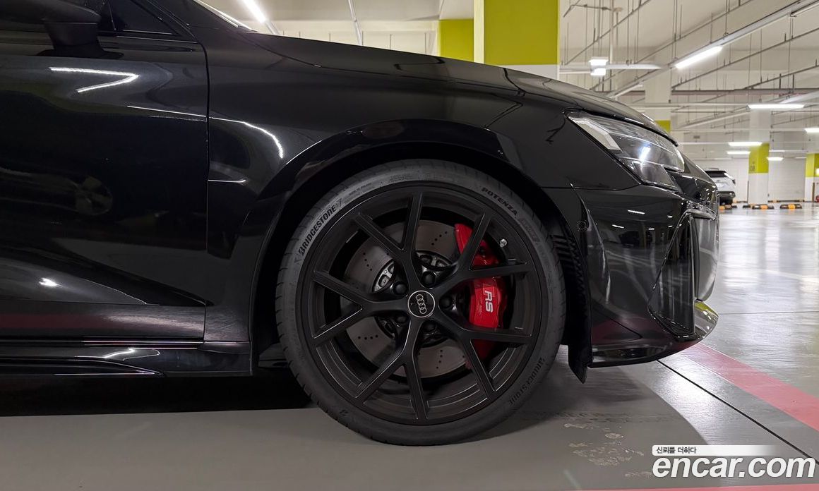 Audi RS3 (8Y) фото 5