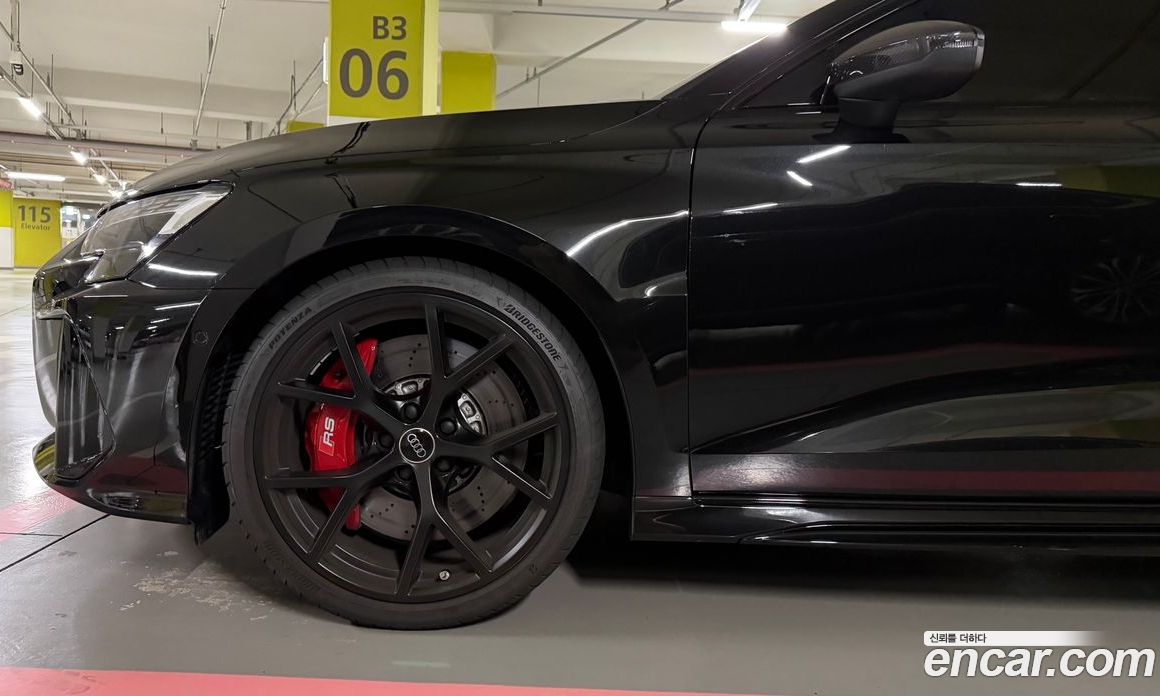 Audi RS3 (8Y) фото 7