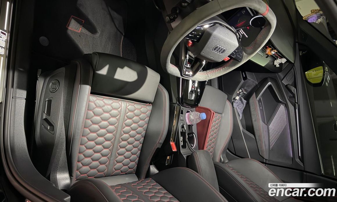 Audi RS3 (8Y) фото 9