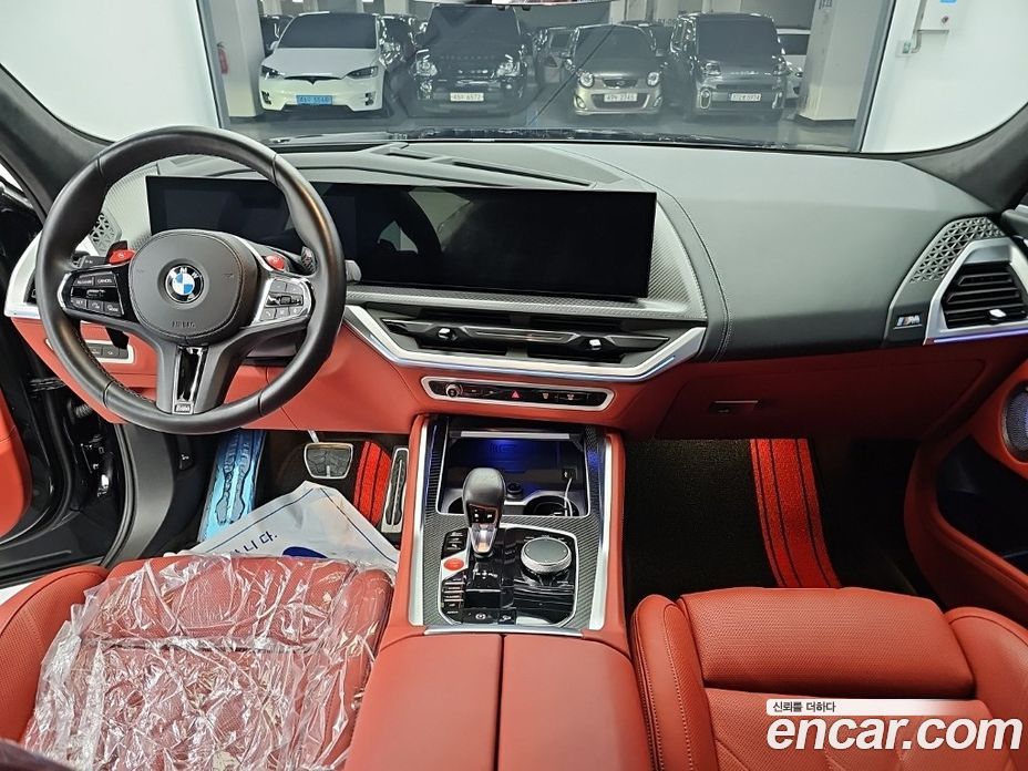 BMW XM (G09) фото 7
