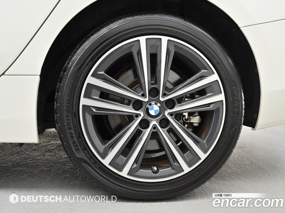 BMW 2-Series (F44) фото 5
