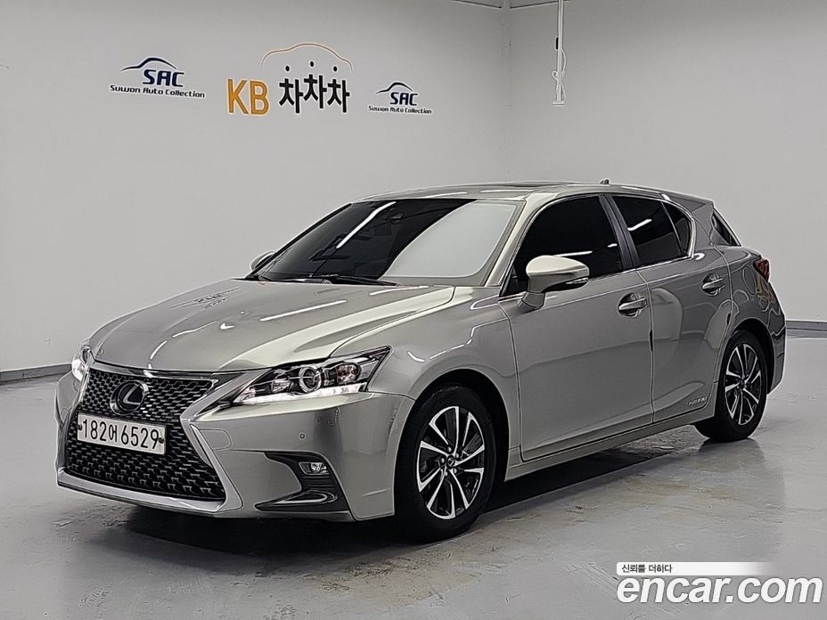 Lexus CT200h