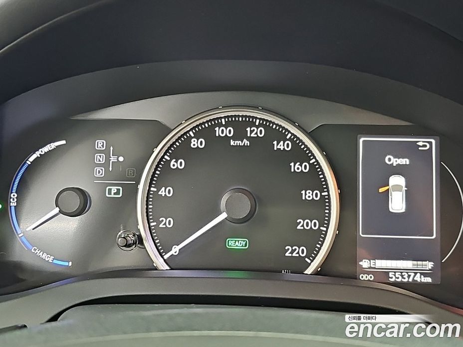 Lexus CT200h фото 6