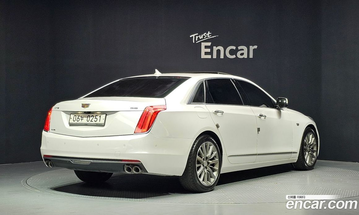 Cadillac CT6 фото 2