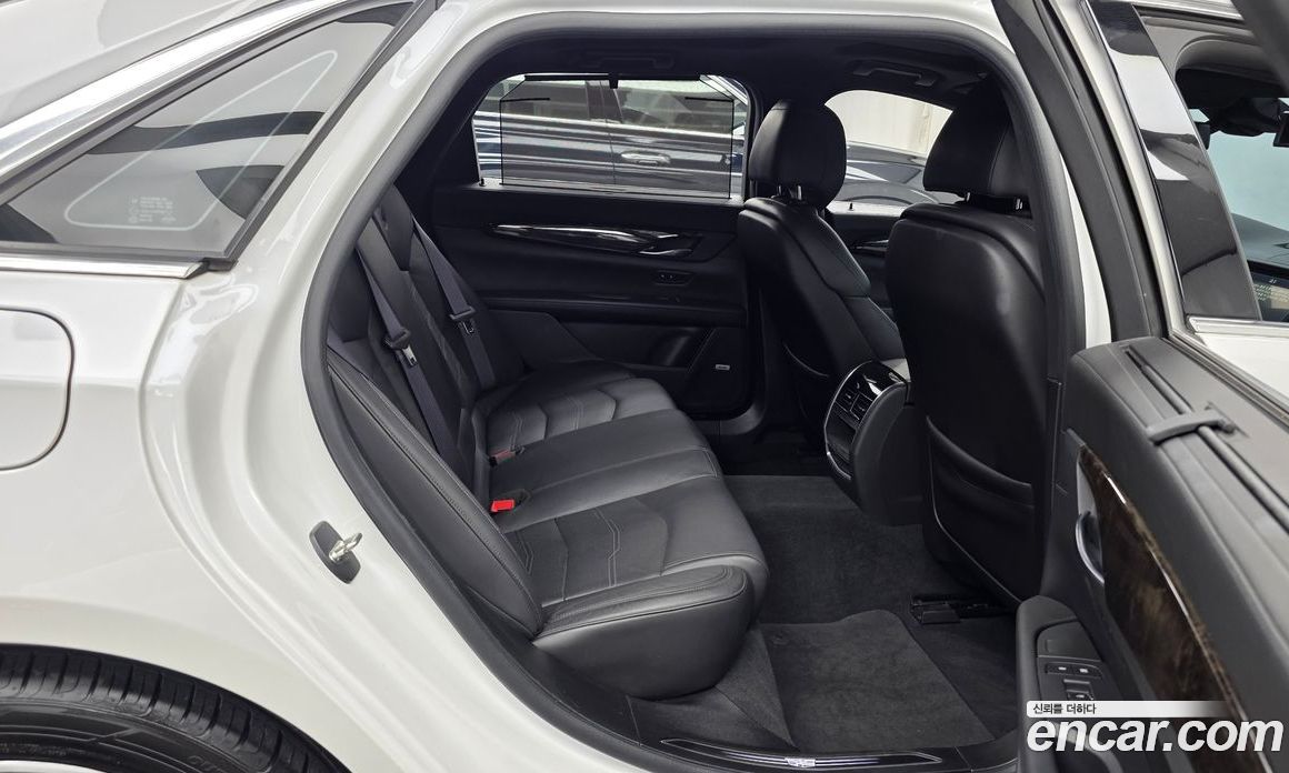 Cadillac CT6 фото 12