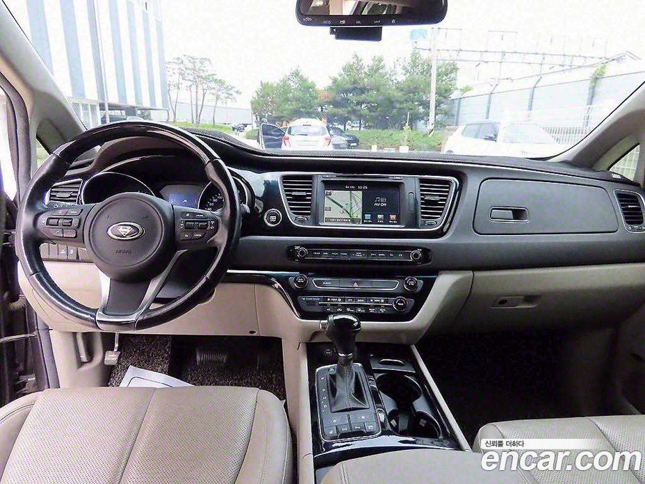 Kia Carnival 3rd Gen фото 7