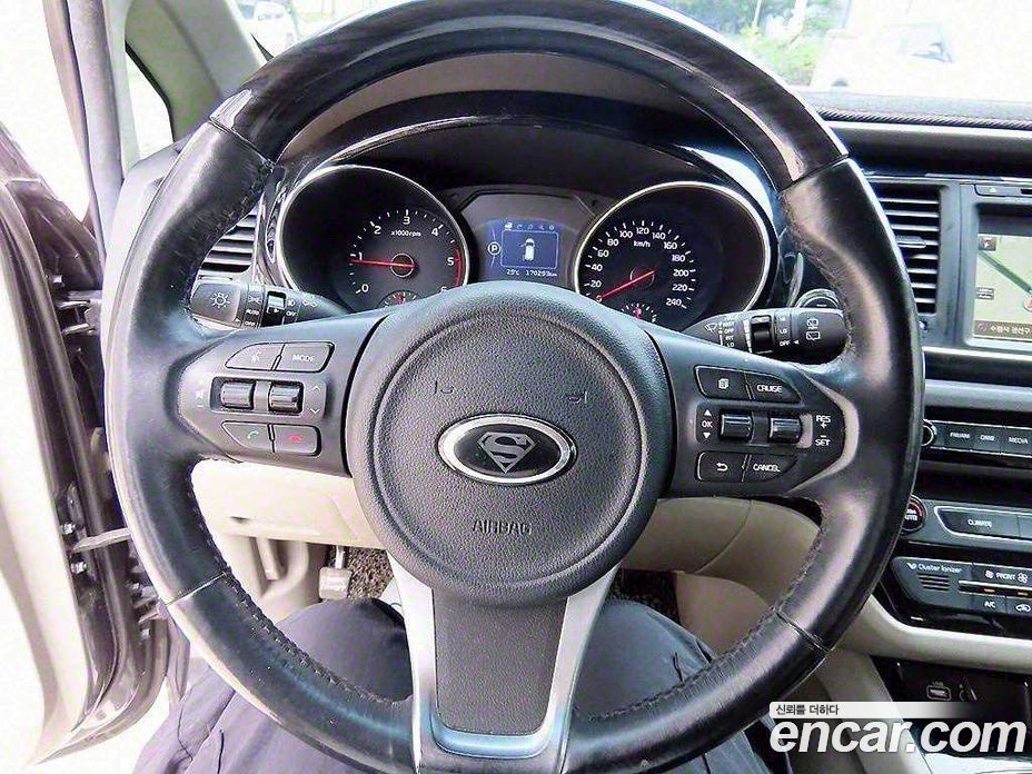 Kia Carnival 3rd Gen фото 8