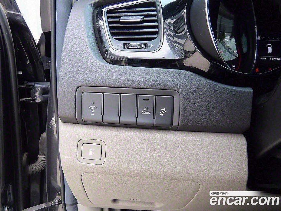 Kia Carnival 3rd Gen фото 11