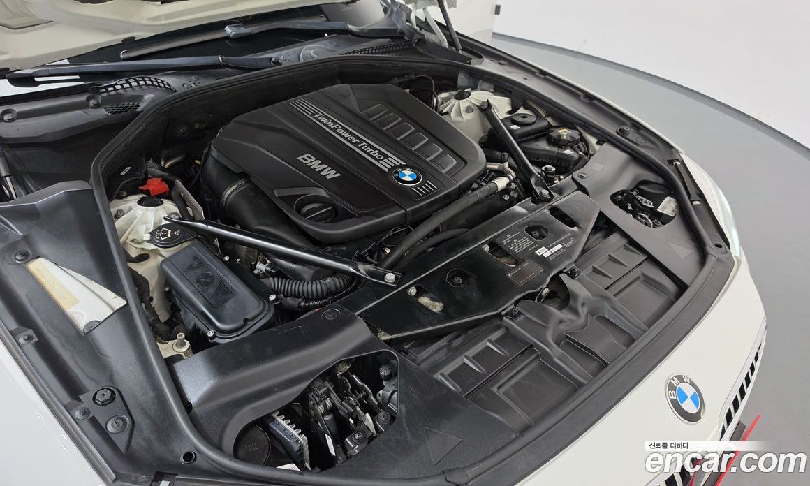 BMW 6-Series (F12) фото 6