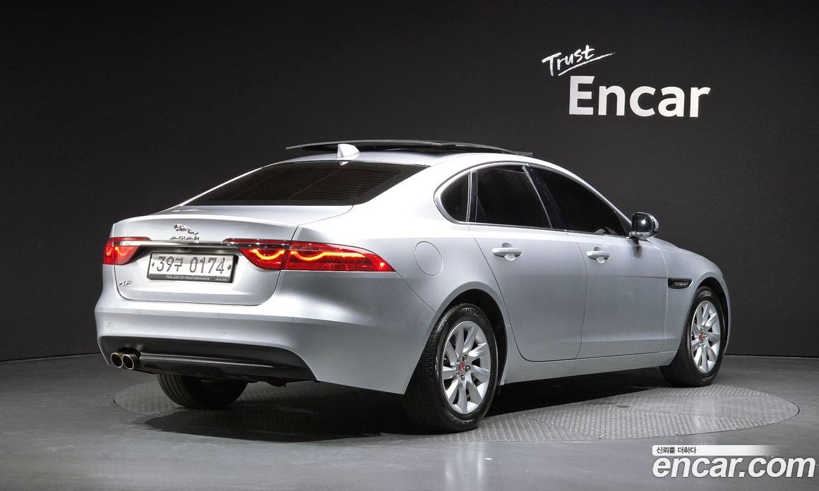 Jaguar XF (X260) фото 2