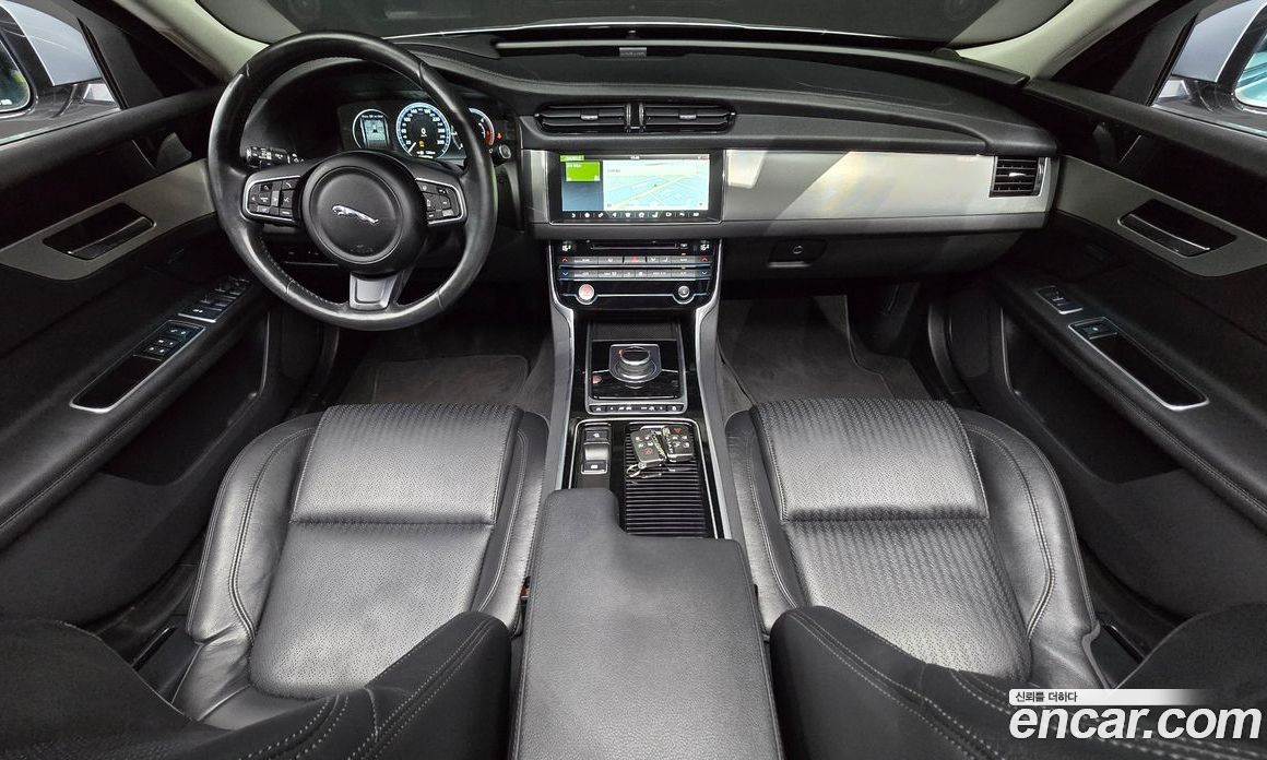 Jaguar XF (X260) фото 7