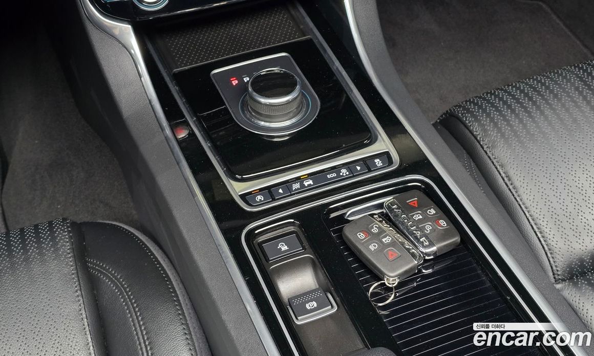 Jaguar XF (X260) фото 9