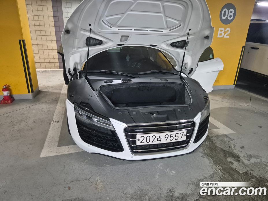Audi R8