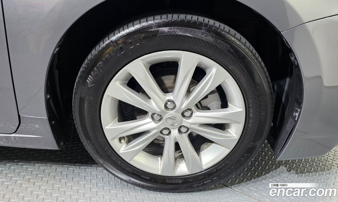 Lexus CT200h фото 5