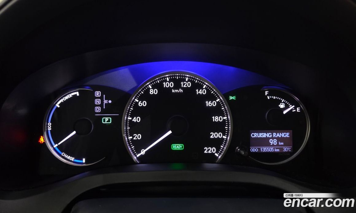 Lexus CT200h фото 8