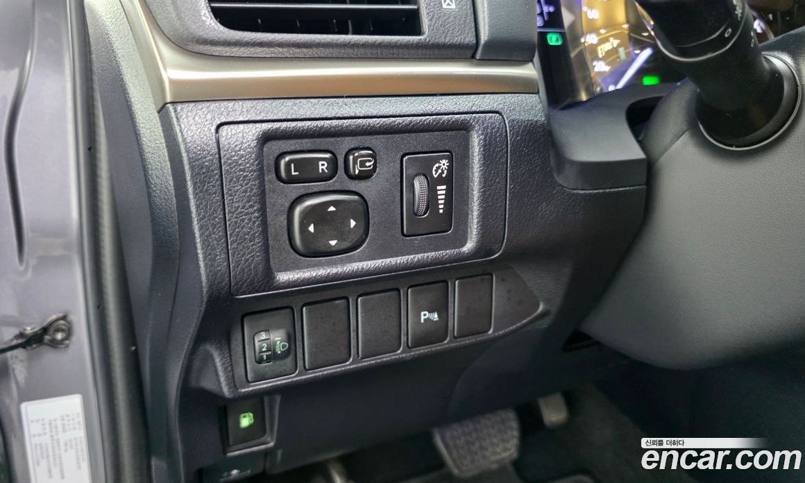 Lexus CT200h фото 17