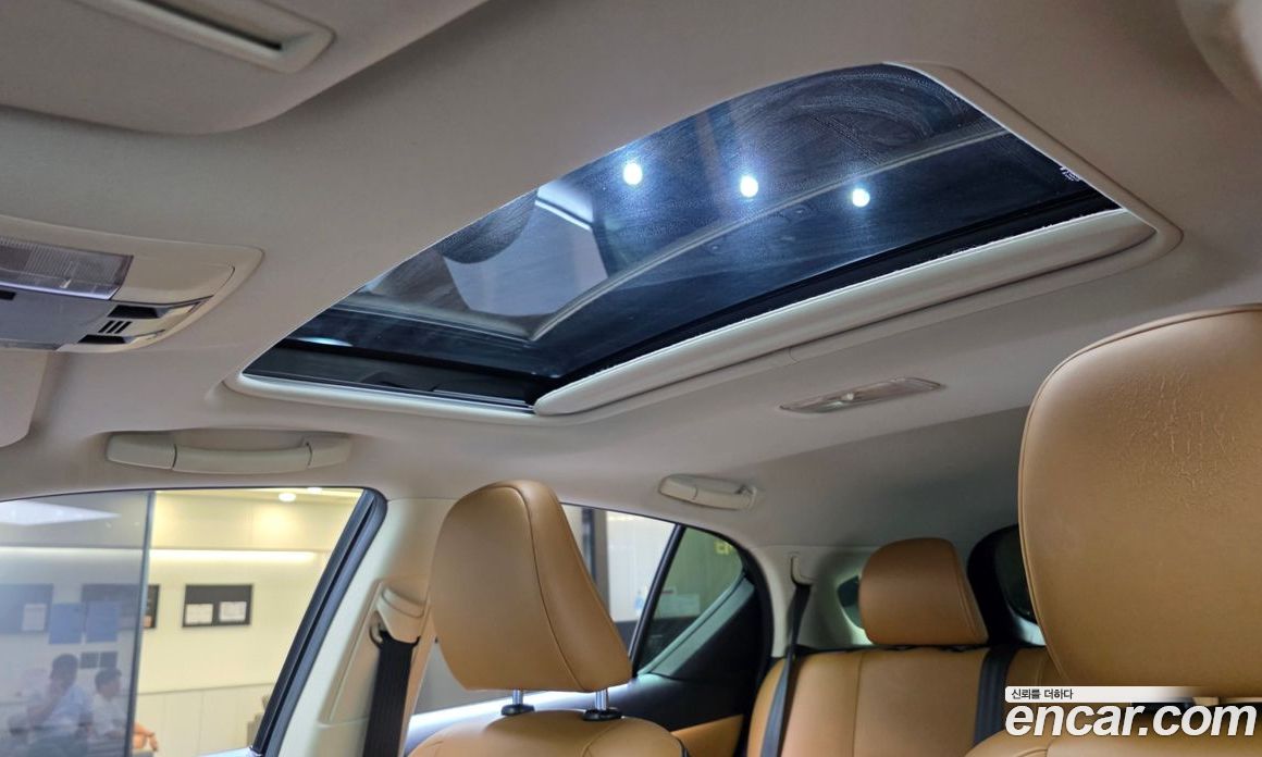 Lexus CT200h фото 18